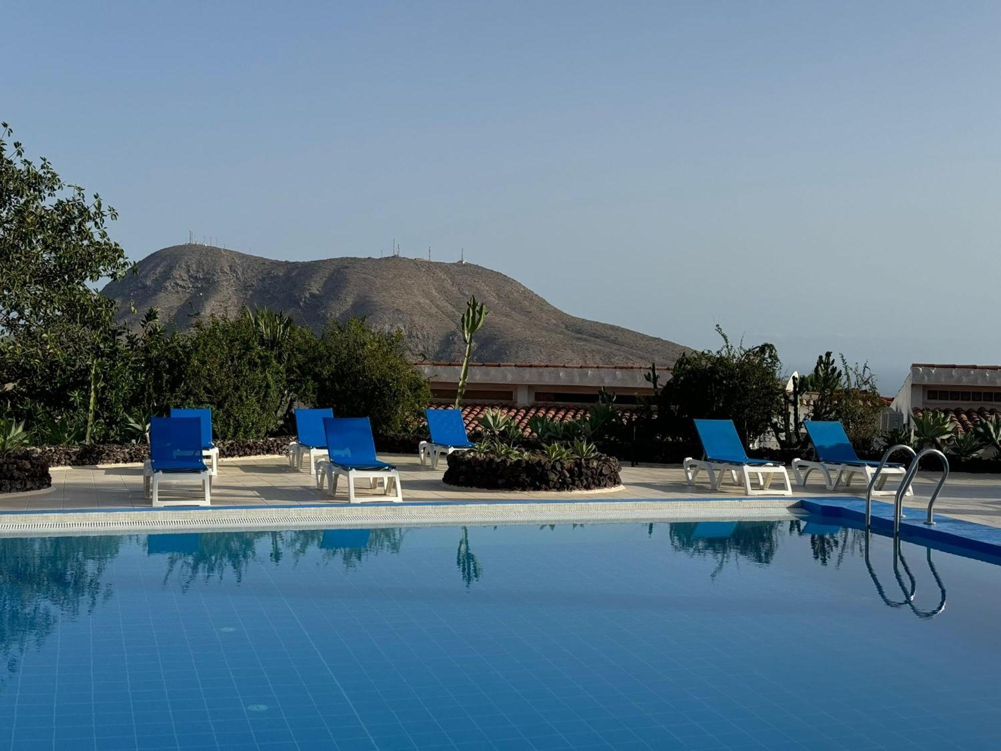 Villa Azure Horizon And Breeze - Panoramic Ocean View And Heated Pool Чайофа Экстерьер фото